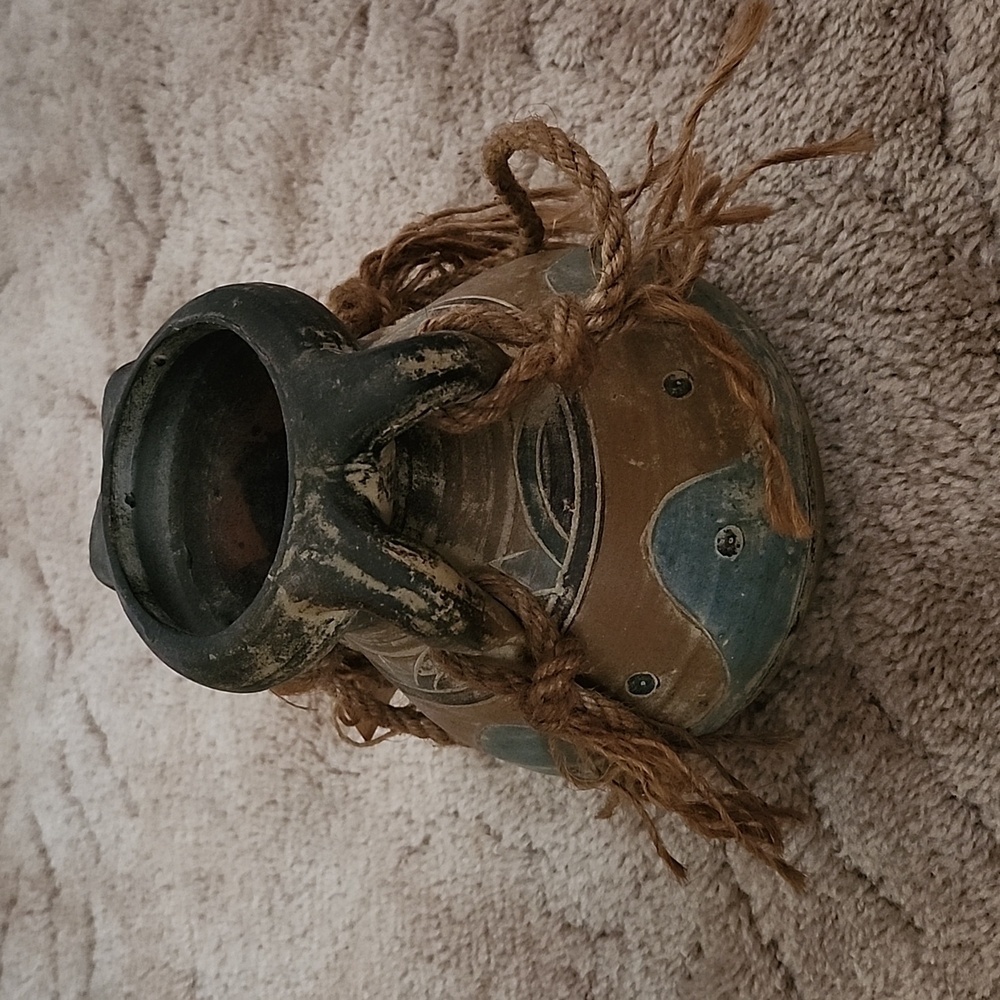 Vintage River Junction Pottery Works Handmade Stoneware Vase Urn The vase featu - Picture 4 of 9